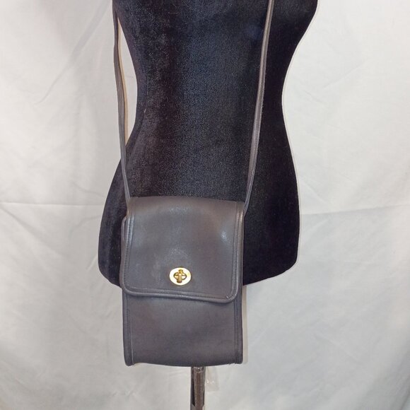 1995 COACH Scooter Bag Black Leather Compact Crossbody Swivel Clasp K5D 9893 - Picture 1 of 15